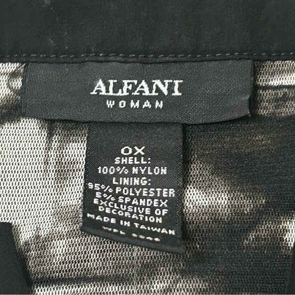 NWOT Alfani Women’s Black and White Abstract Sleeveless Blouse Top Boho Sz 0X - Picture 3 of 12